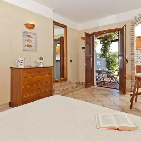 Baia Delle Palme Apartment *